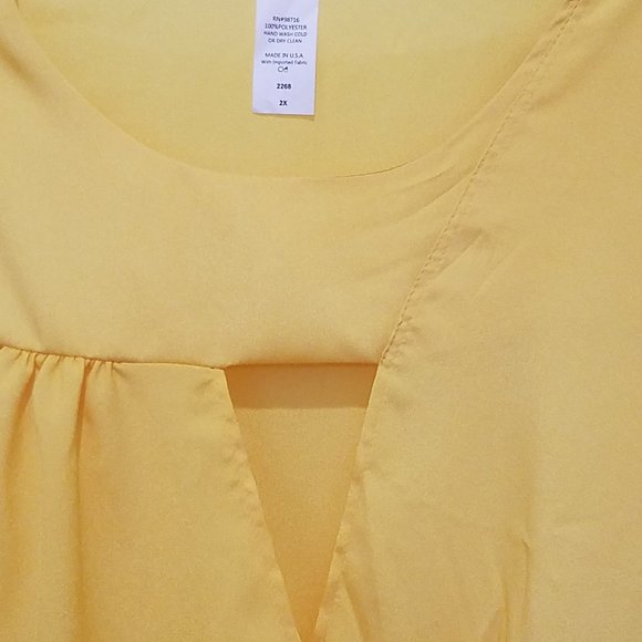 blouse  yellow cutout plus - Picture 2 of 6